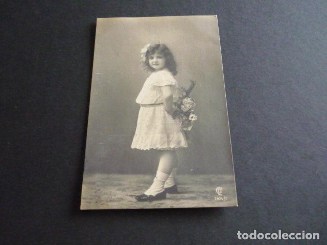 Postales: NI&Ntilde;A CON FLORES POSTAL - Foto 1
