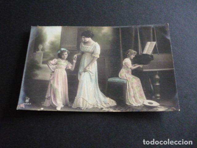 Postales: NI&Ntilde;A TOCANDO EL PIANO POSTAL - Foto 1