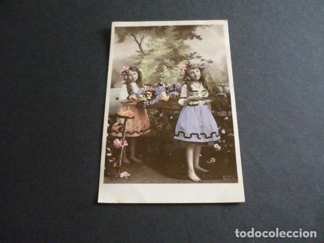 Postales: NI&Ntilde;AS CON FLORES POSTAL - Foto 1