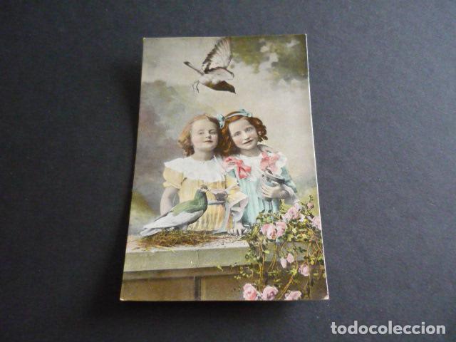 Postales: NI&Ntilde;AS CON PALOMAS POSTAL - Foto 1