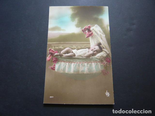 Postales: BEBE EN CUNA ANTIGUA POSTAL - Foto 1