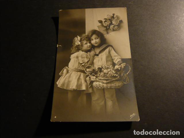 Postales: NI&Ntilde;OS CON FLORES POSTAL - Foto 1