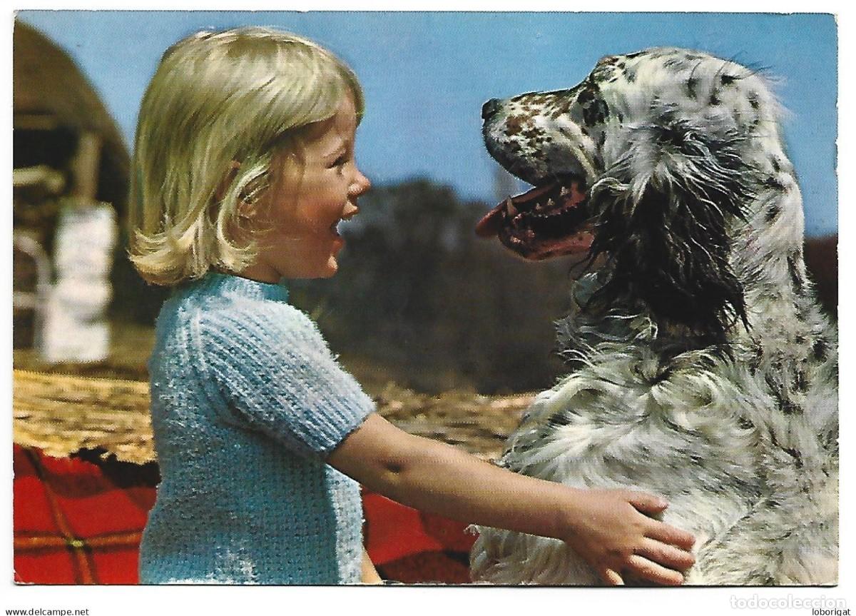 Postales: NI&Ntilde;A JUGANDO CON PERRO - Foto 1