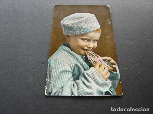 Postales: NI&Ntilde;O COMIENDO GOLOSINA POSTAL - Foto 1