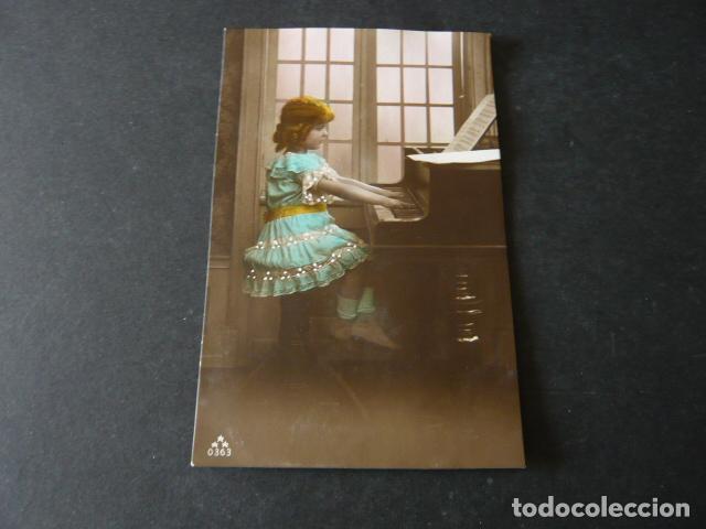 Postales: NI&Ntilde;A AL PIANO POSTAL - Foto 1