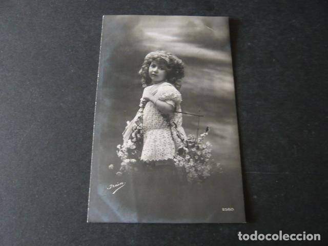 Postales: NI&Ntilde;A CON FLORES POSTAL - Foto 1