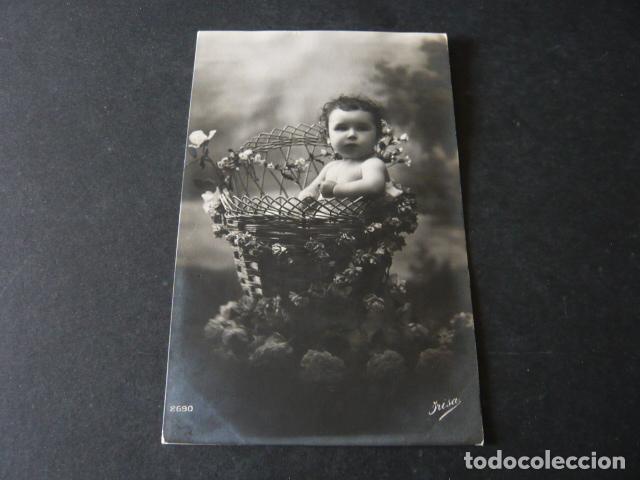 Postales: NI&Ntilde;O EN CESTA CON FLORES POSTAL - Foto 1