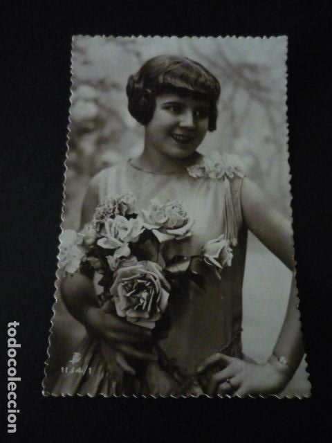 Postales: NI&Ntilde;A CON FLORES POSTAL - Foto 1