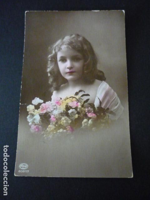 Postales: NI&Ntilde;A CON FLORES POSTAL - Foto 1