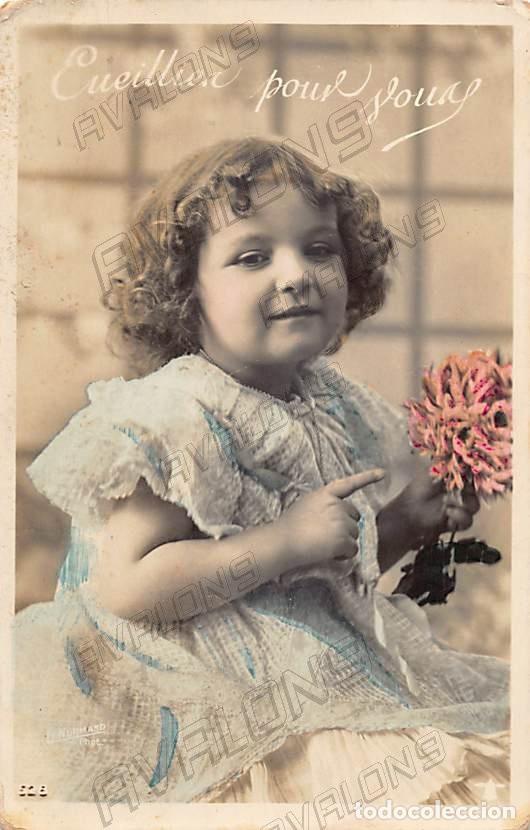 Cartoline: Postal Francesa de una Ni&ntilde;a con una flor - Coloreada - Circulada con sello - 1911