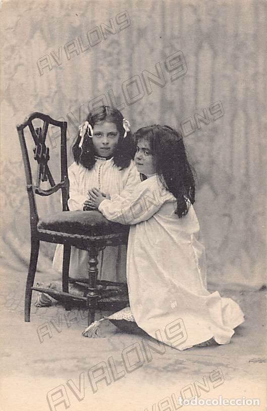 Cartoline: Postal Francesa de 2 Ni&ntilde;as rezando - A&ntilde;os 10 - Sin Circular