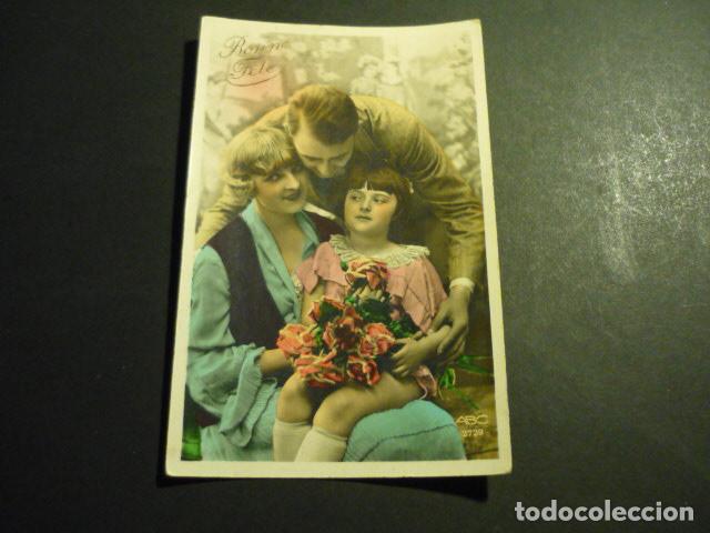 Postales: NI&Ntilde;A CON SUS PADRES POSTAL - Foto 1