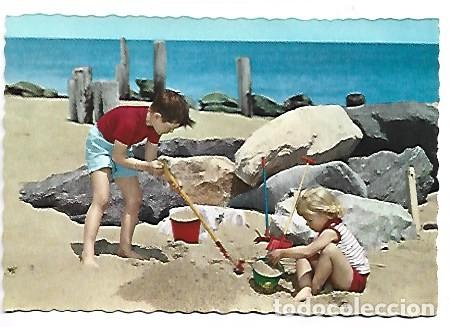Postales: NI&Ntilde;OS JUGANDO EN LA PLAYA - Foto 1