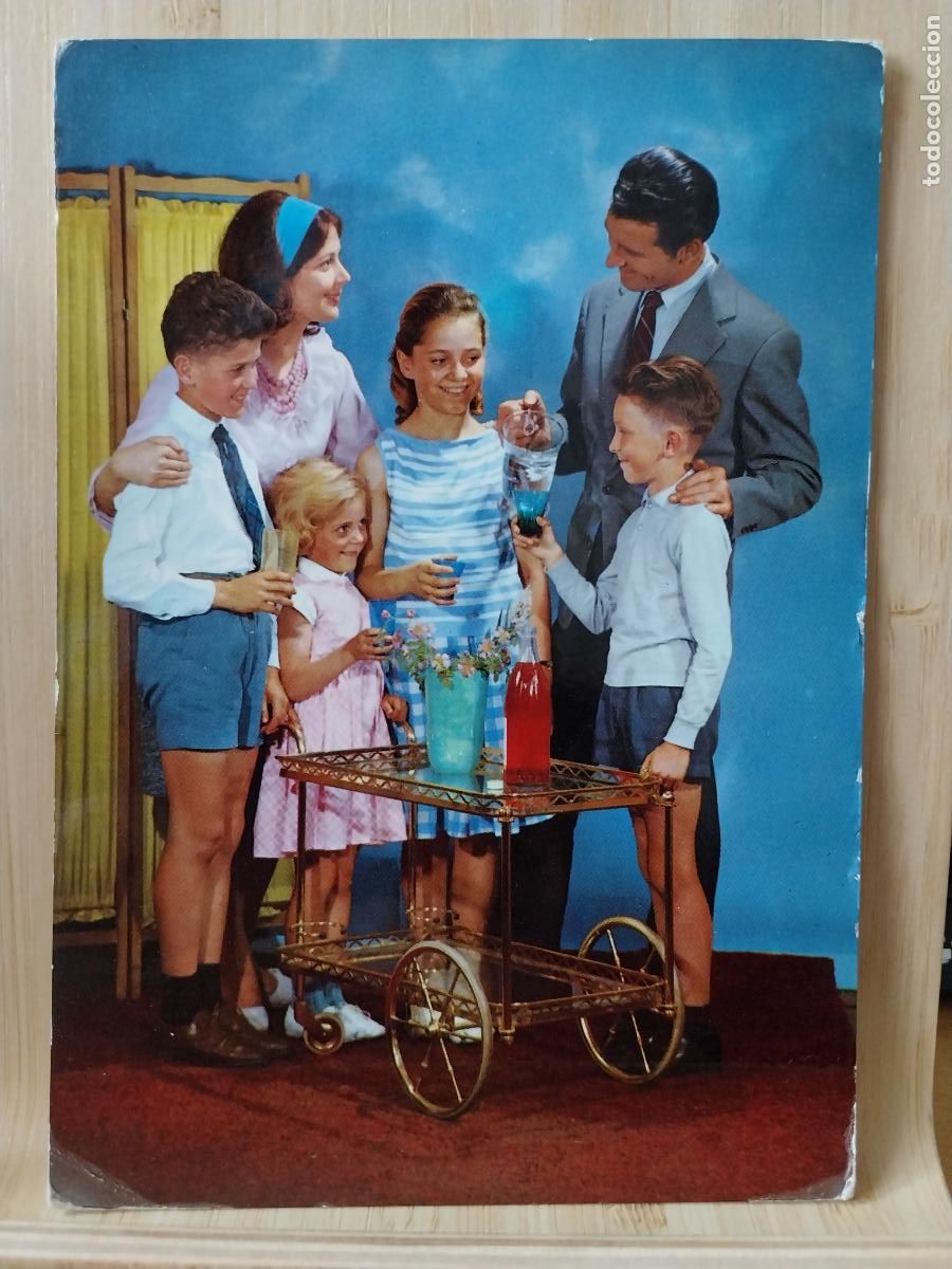 Postales: FAMILIA CON NI&Ntilde;OS POSTAL ED RAKER 8065 SC ORIGINAL A&Ntilde;O 1966 BRINDANDO CARRO BEBIDA