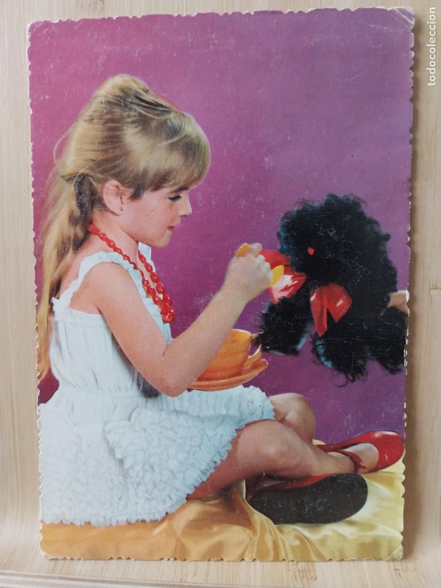 Postales: NI&Ntilde;A CON PERRITO ED BARCO 13342/F A&Ntilde;OS 60 SC ORIGINAL