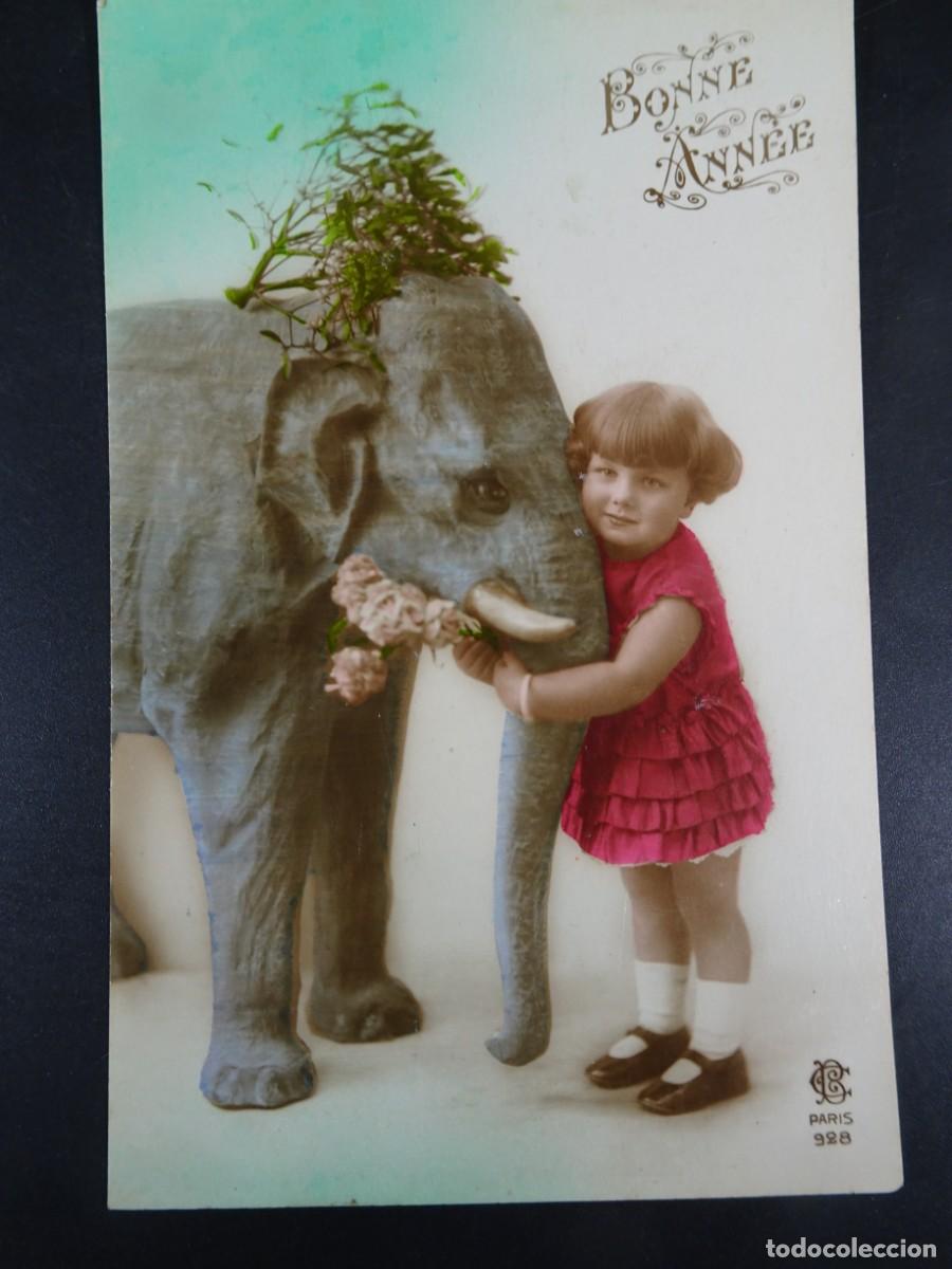 Postales: TARJETA POSTAL COLOREADA CPA, NI&Ntilde;A, ELEFANTE, VER FOTOS