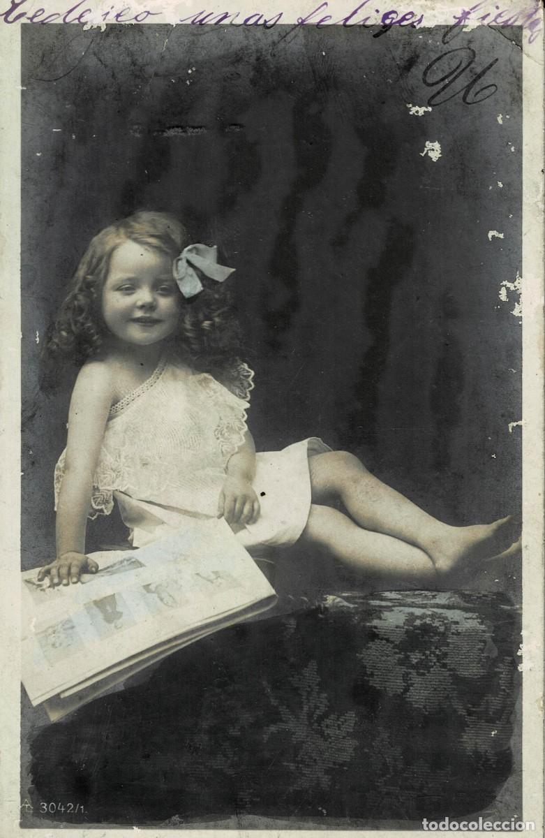 Postales: POSTAL NI&Ntilde;A CON SENTADA CON LAZO. P-NI&Ntilde;OS-1314