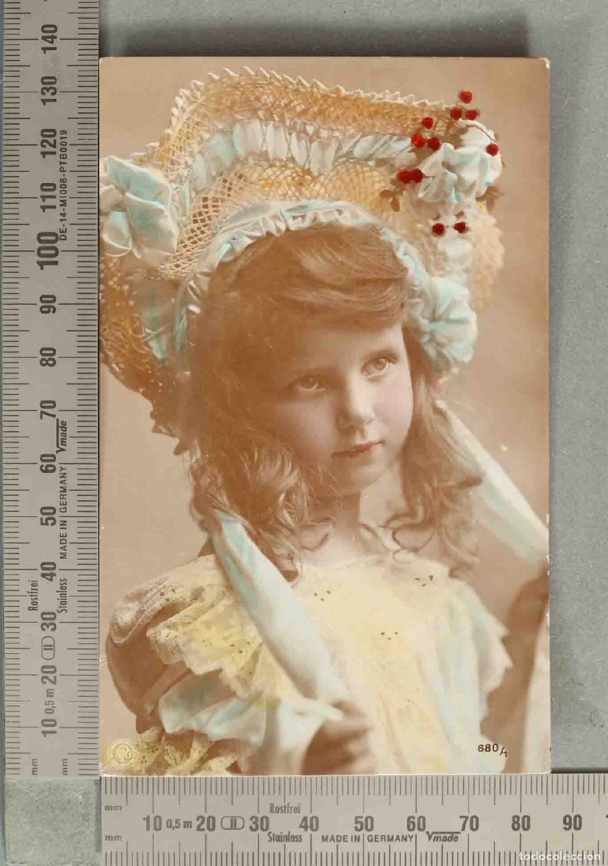 Postales: POSTAL. Ni&ntilde;a con sombrero - iluminada - Foto 1