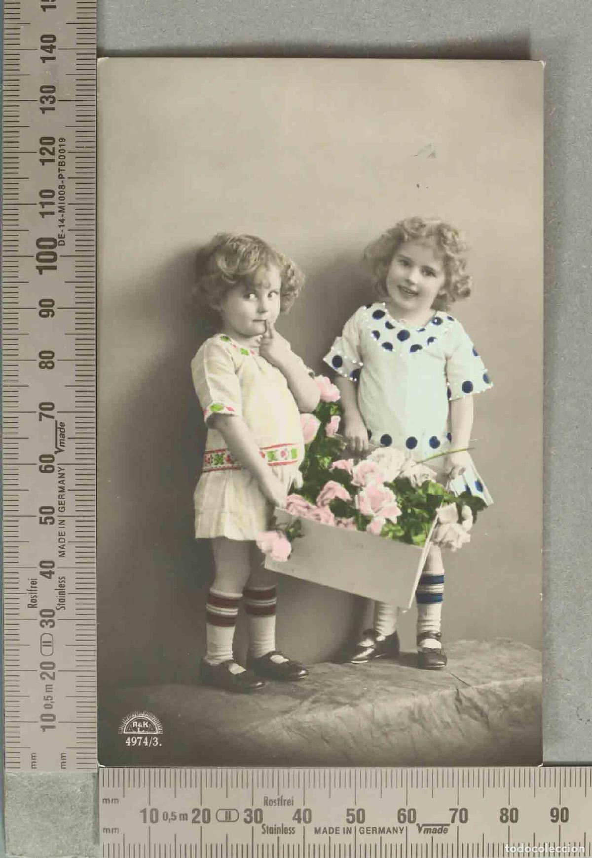 Postales: POSTAL. Ni&ntilde;as con rosas - ILUMINADA