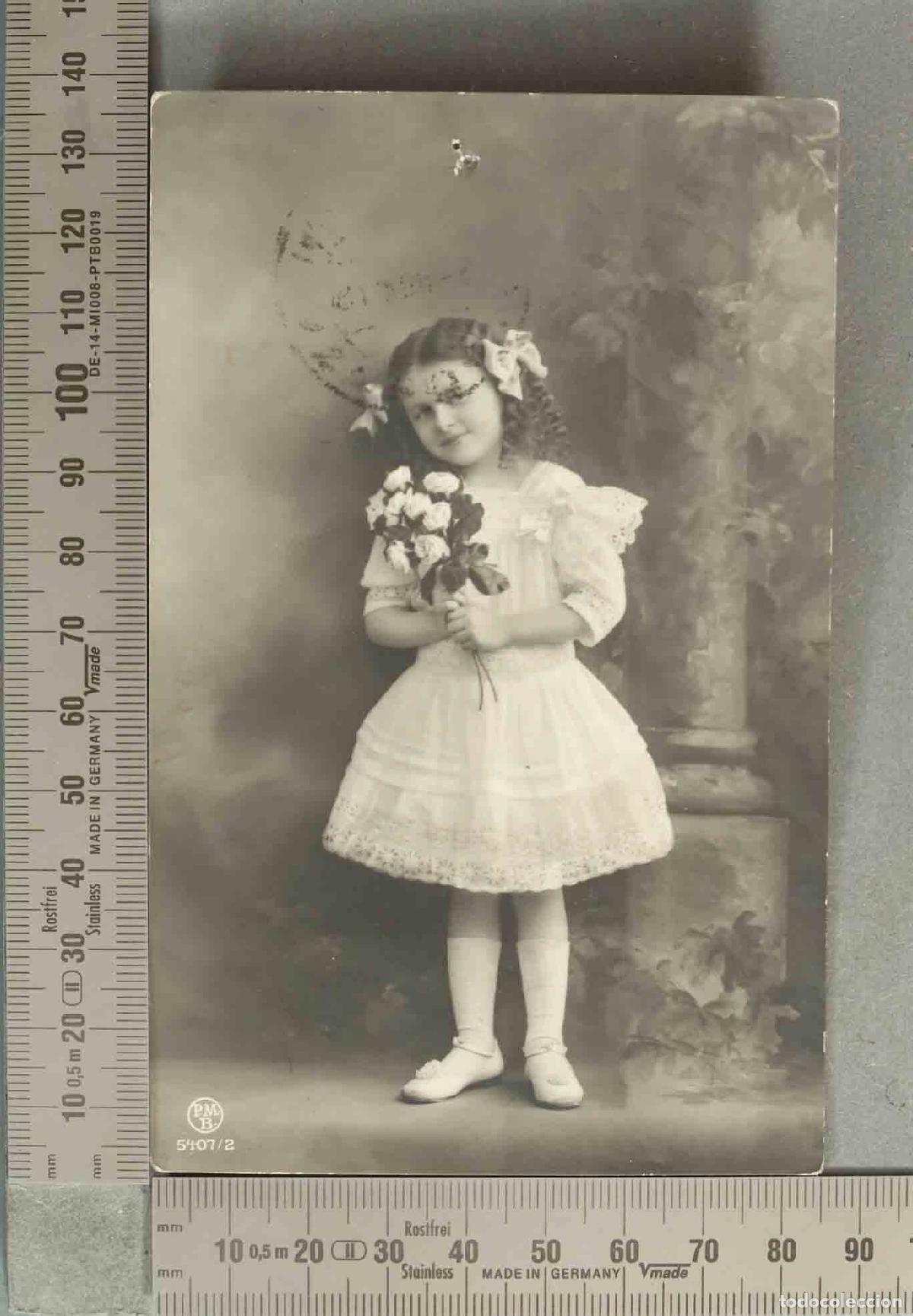 Postales: POSTAL. Ni&ntilde;a con flores -