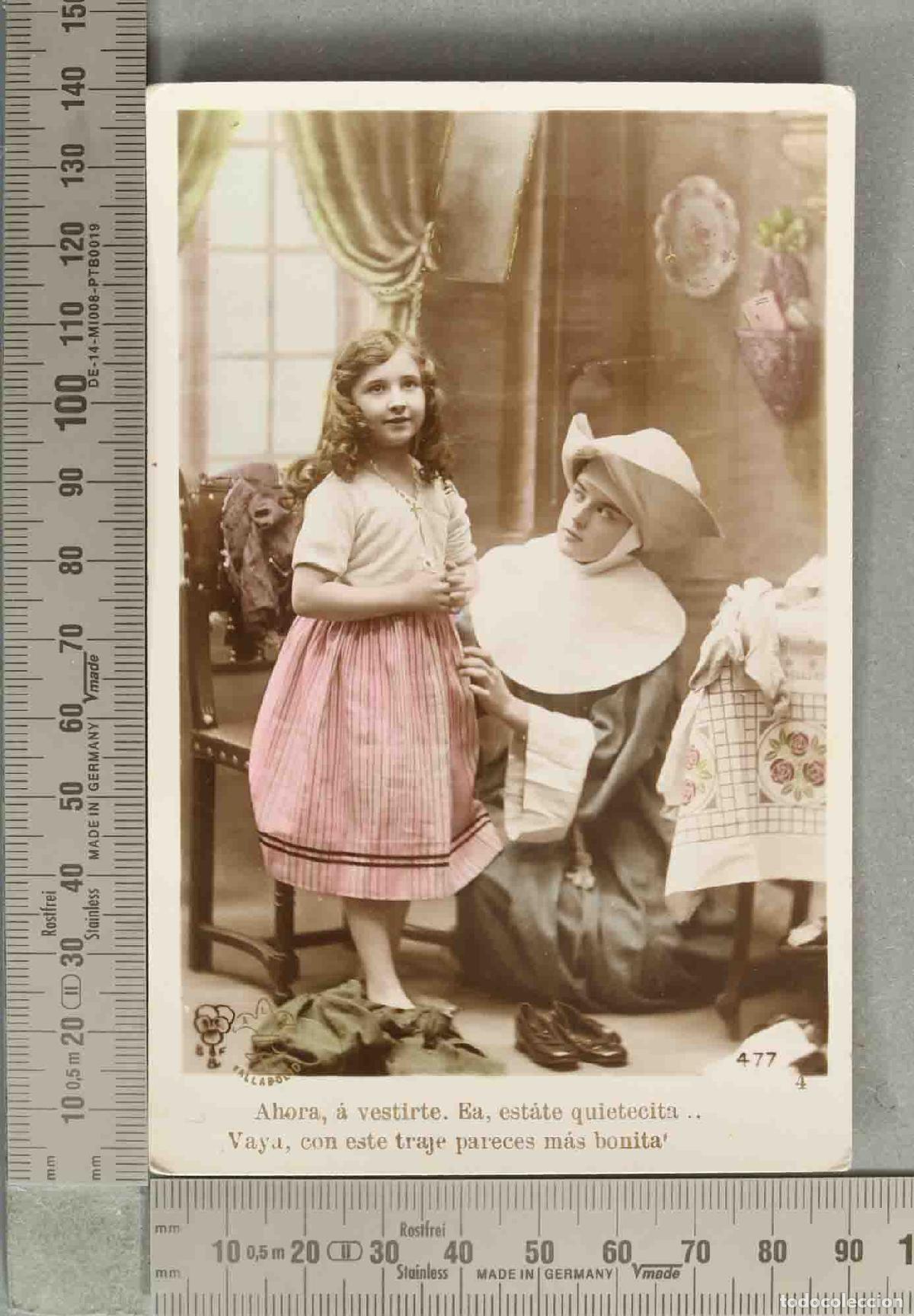 Postales: POSTAL. Ni&ntilde;a con HIJA DE LA CARIDAD - ILUMINADA VALLADOLID