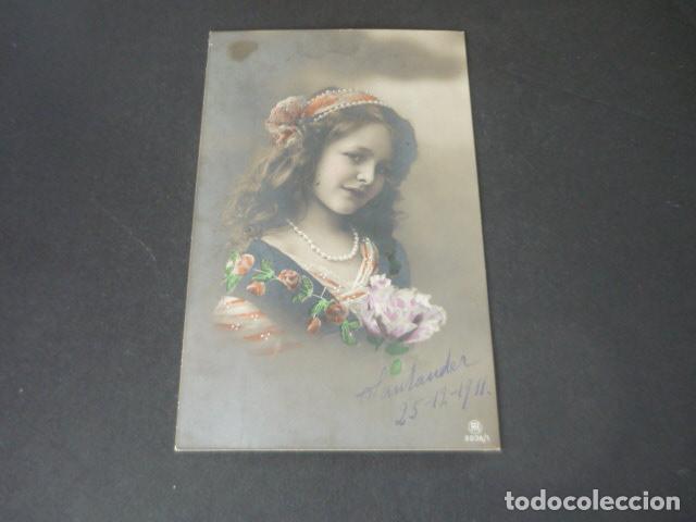 Postales: NI&Ntilde;A CON FLORES POSTAL - Foto 1