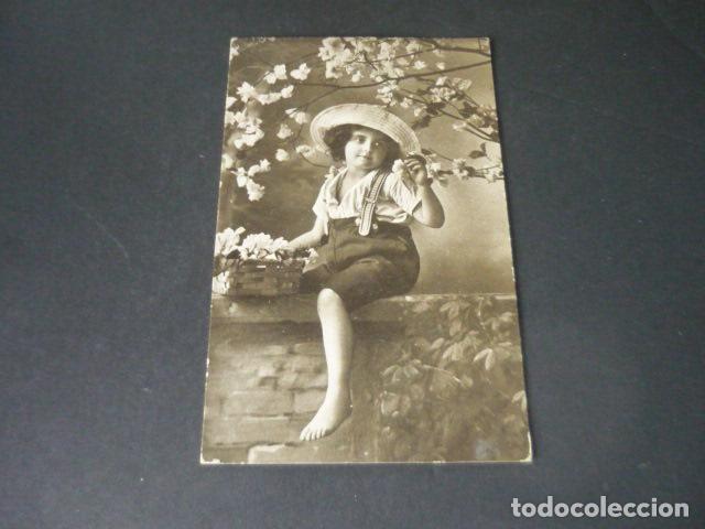 Postales: NI&Ntilde;A CON FLORES POSTAL - Foto 1