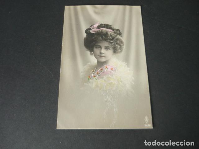 Postais: NI&Ntilde;A ELEGANTE POSTAL