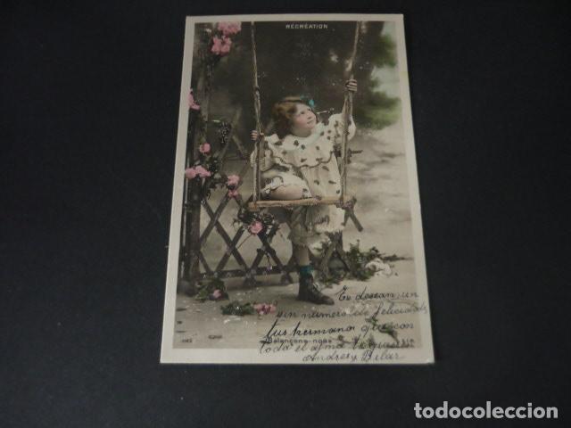Postais: NI&Ntilde;A EN COLUMPIO POSTAL
