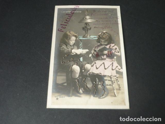 Postais: NI&Ntilde;OS LEYENDO POSTAL