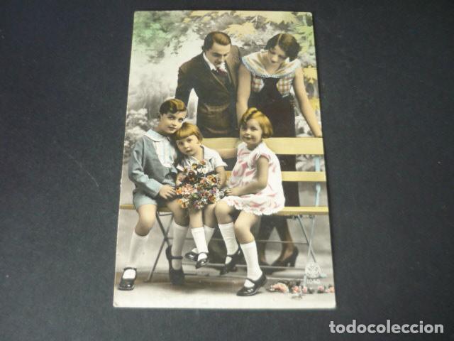 Postais: PADRES CON NI&Ntilde;OS POSTAL