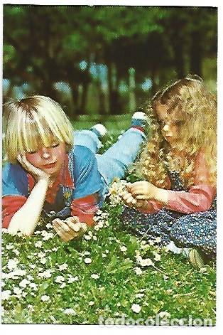 Postales: PAREJA DE NI&Ntilde;OS EN EL CAMPO
