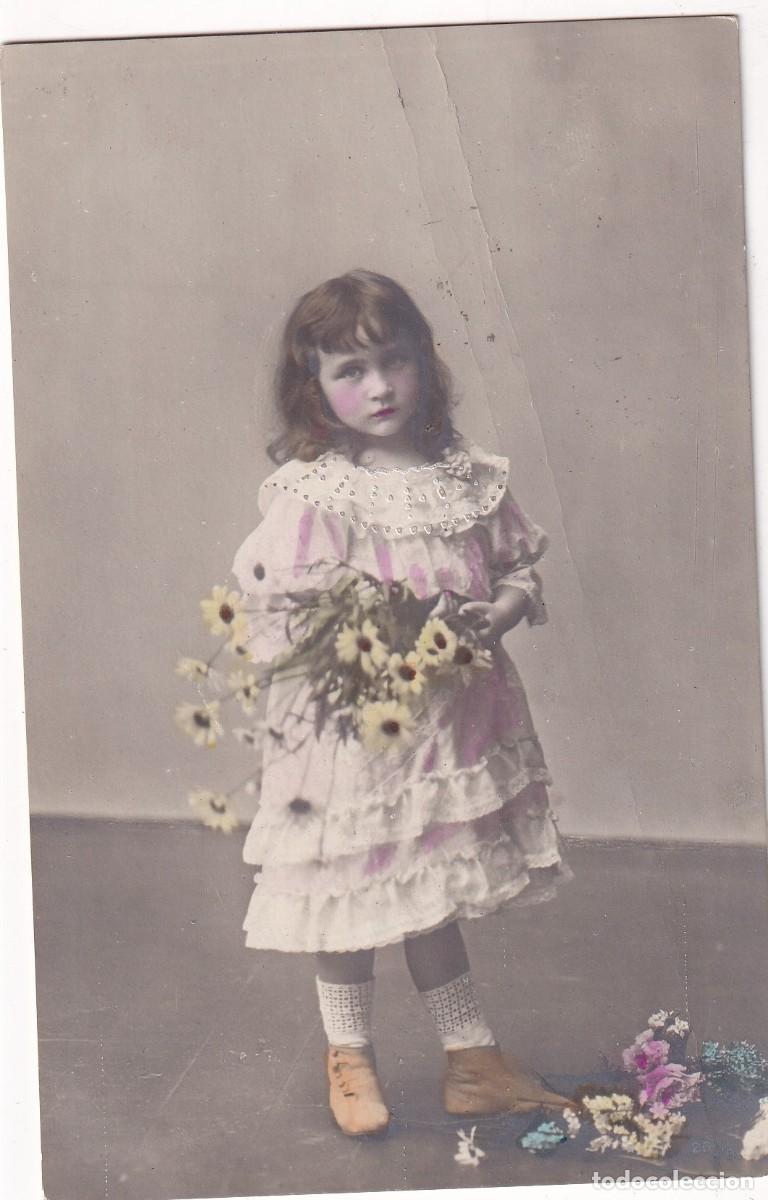 Cartes Postales: Postal ni&ntilde;a con flores. Circulada en 1906