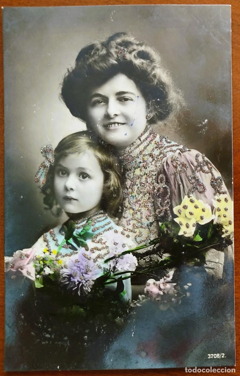 Postales: POSTAL MUY ANTIGUA MADRE E HIJA COLOREADA Y CON PURPURINA - 3708/2