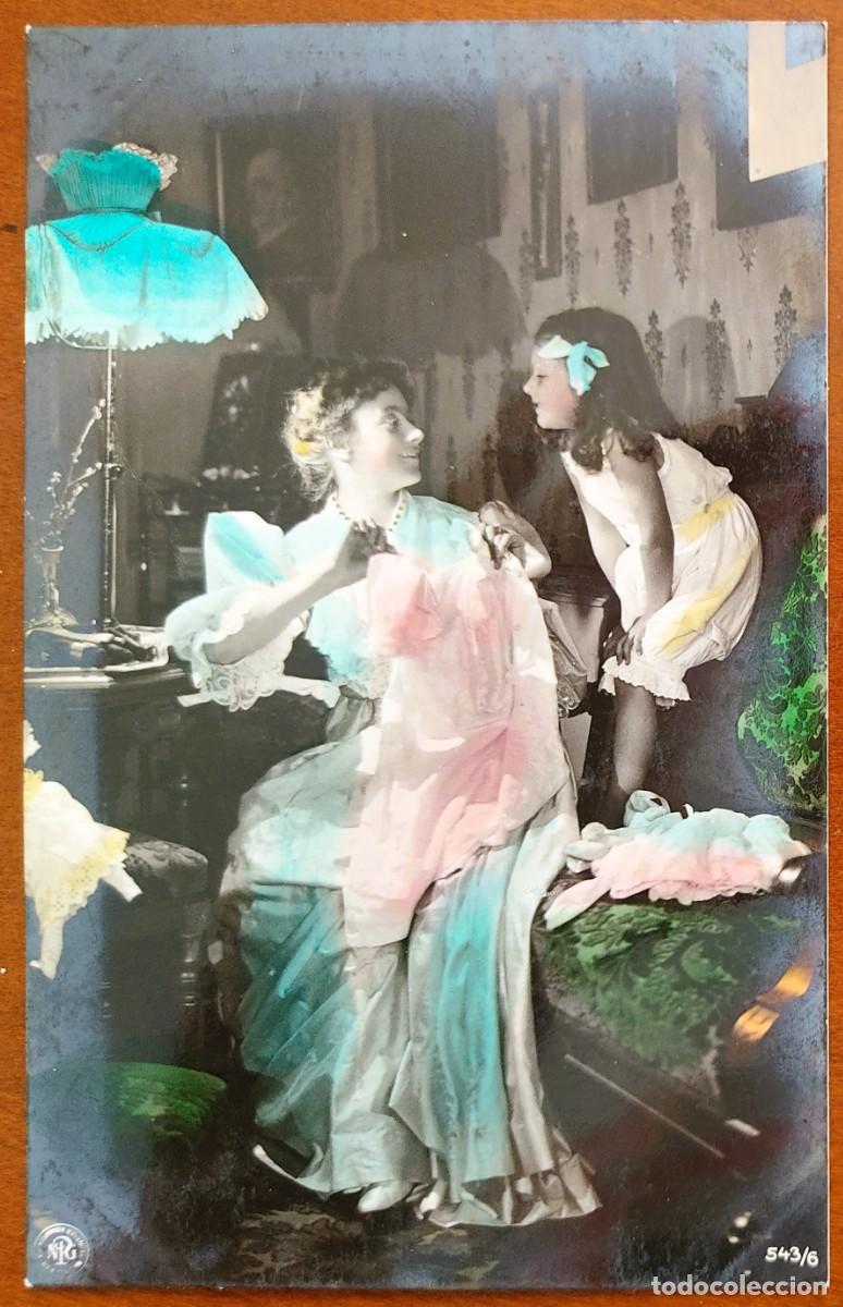 Postales: POSTAL MUY ANTIGUA MADRE CON HIJA COLOREADA - NPG 543/6