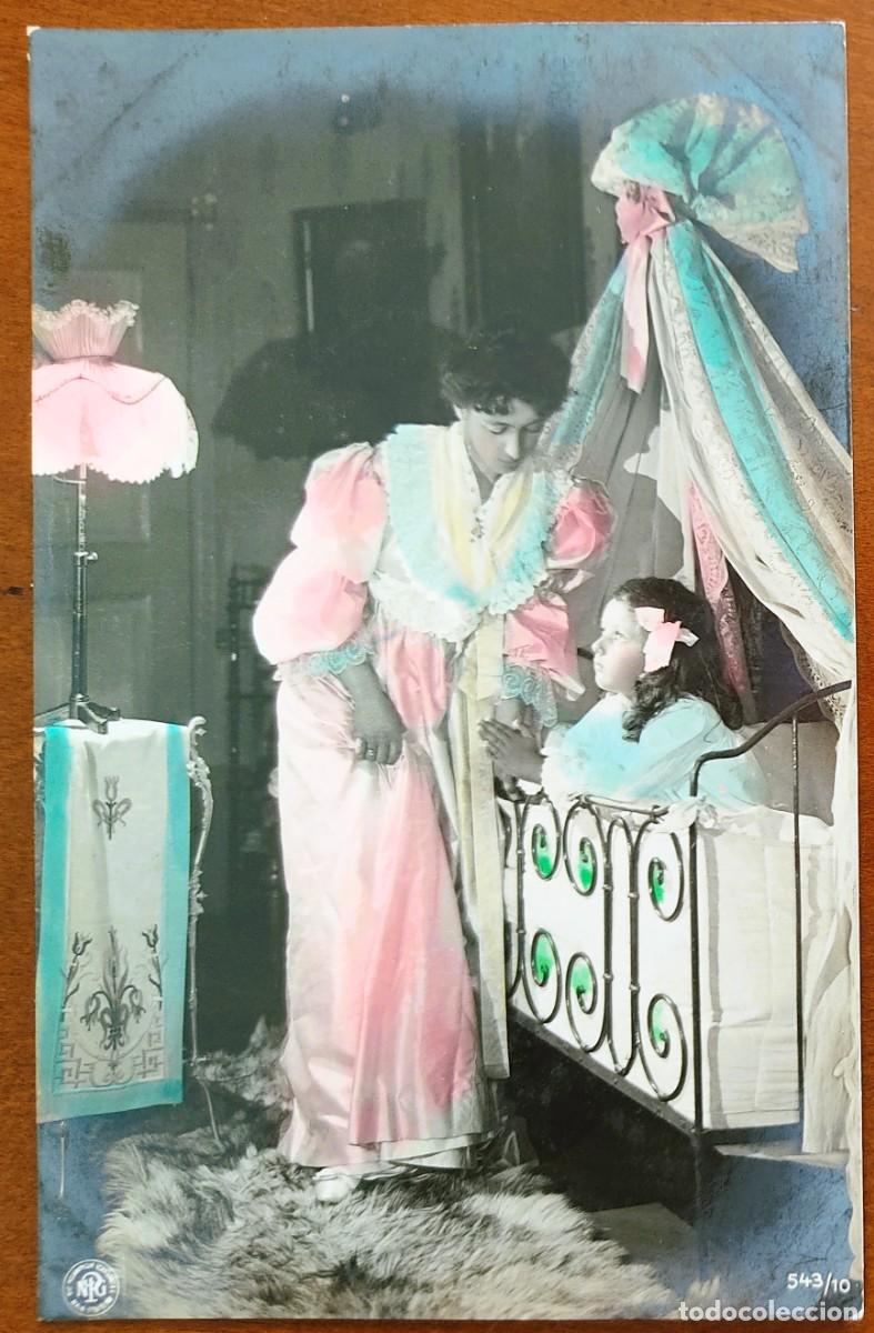 Postales: POSTAL MUY ANTIGUA MADRE CON HIJA COLOREADA - NPG 543/10