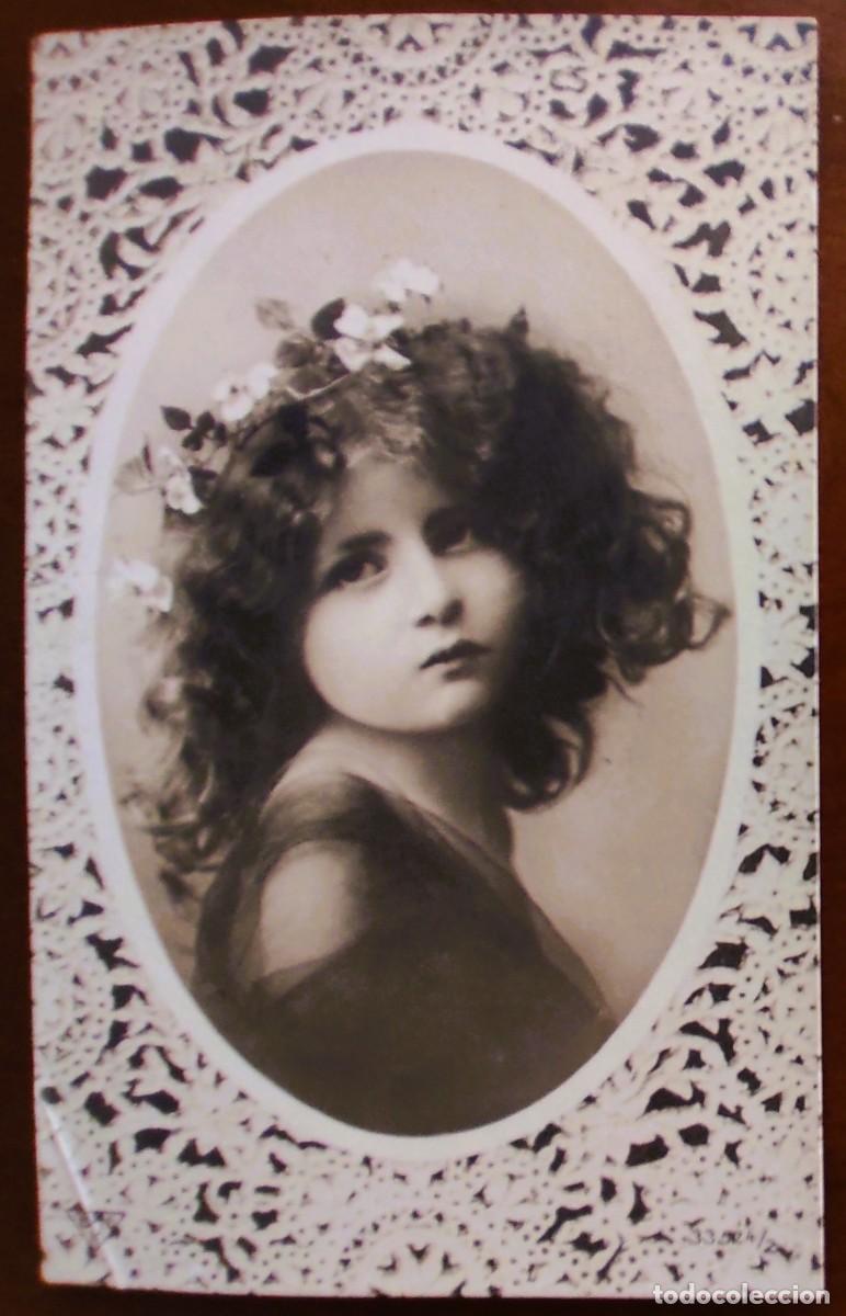 Cartes Postales: POSTAL MUY ANTIGUA NI&Ntilde;A CON FLORES EN EL CABELLO - P.R.A. 3946