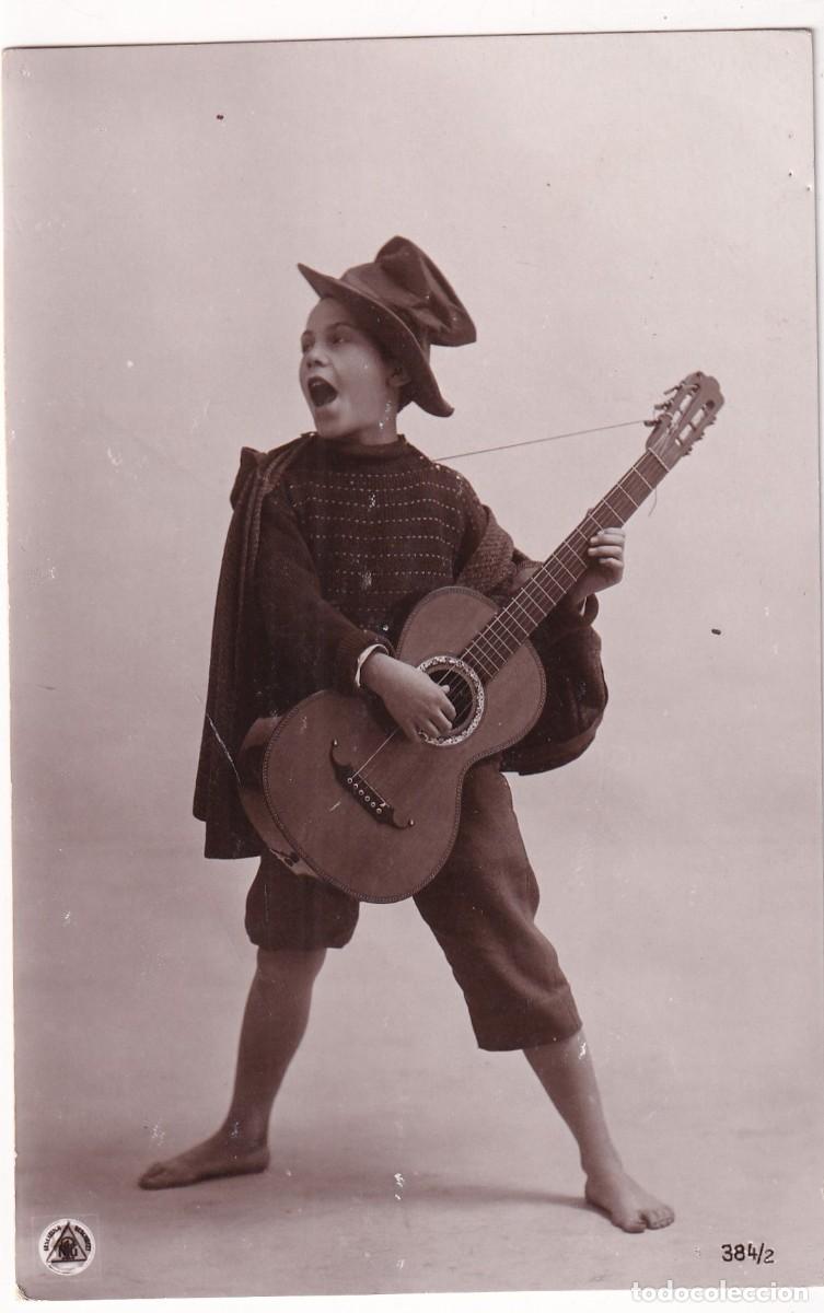 Cartes Postales: Postal ni&ntilde;o tocando la guitarra. M&uacute;sica. Circulada