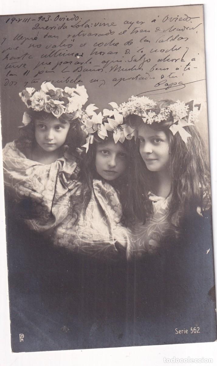 Cartes Postales: Postal ni&ntilde;as con coronas de flores. Acabado fotogr&aacute;fico. Serie 562 circulada. Reverso sin dividir