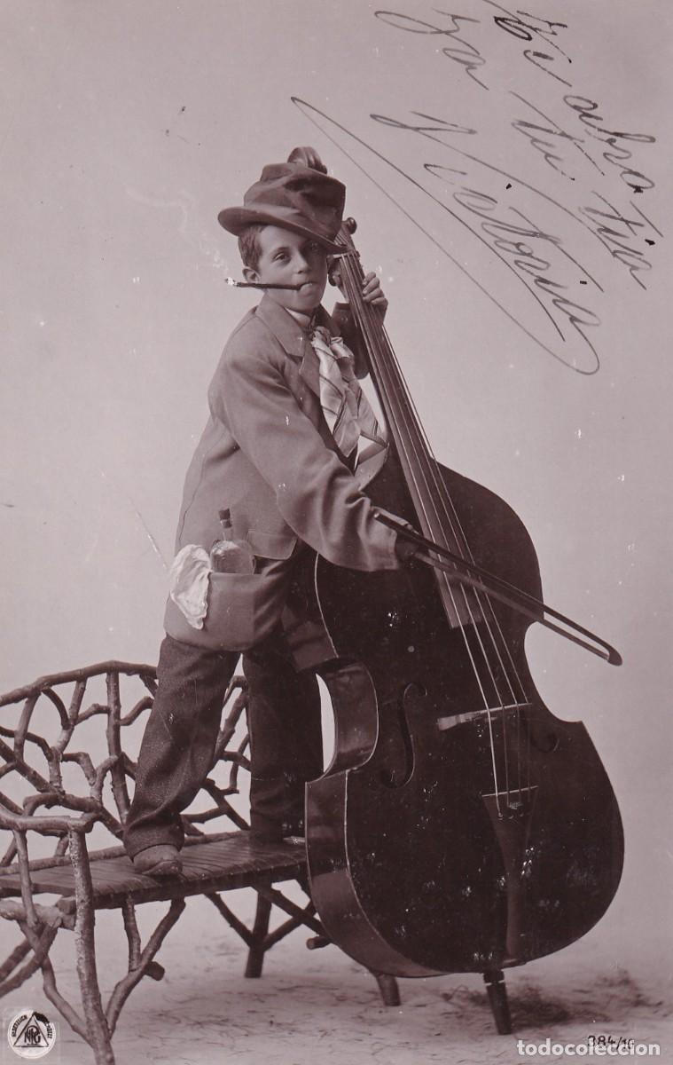 Cartes Postales: Postal ni&ntilde;o tocando el contrabajo. M&uacute;sica. Escrita. Sin circular.