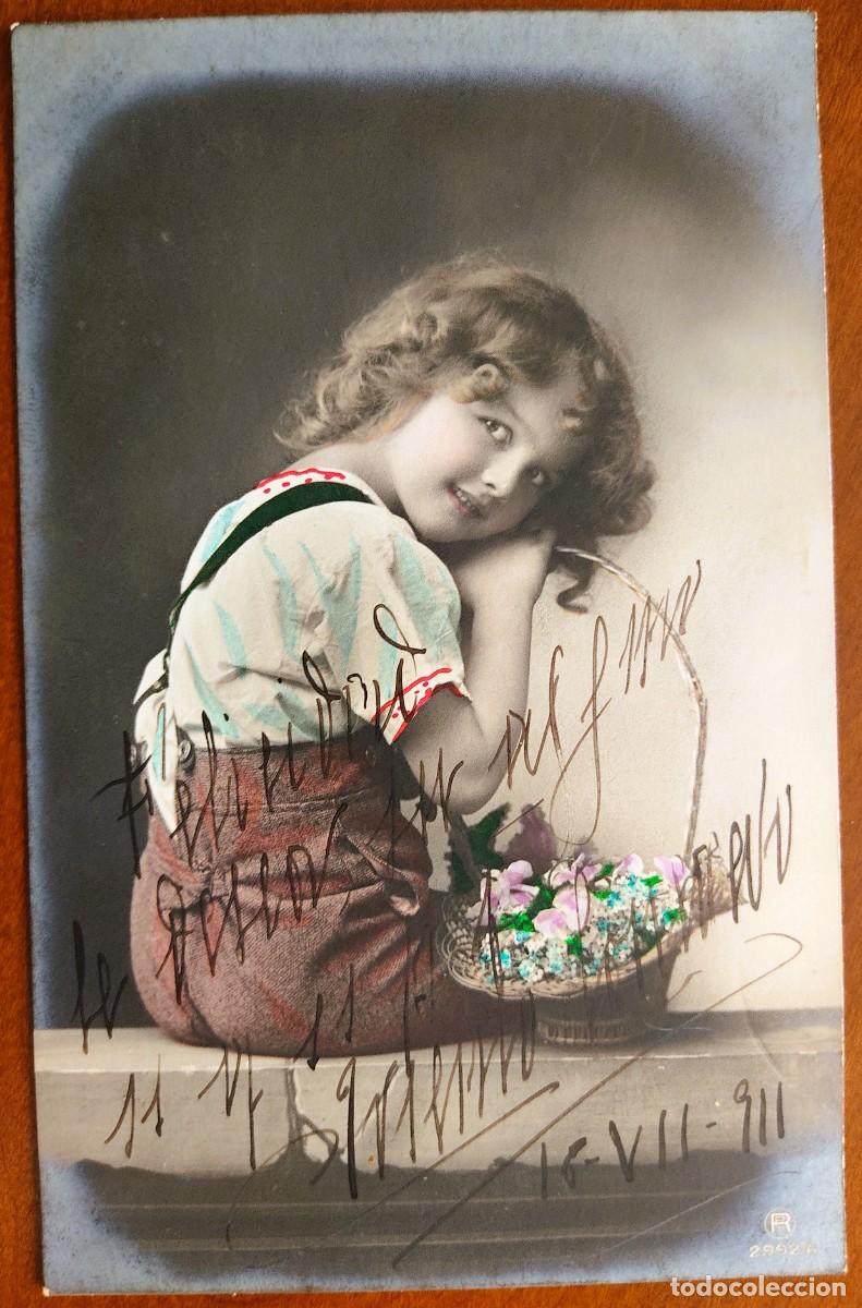 Postales: POSTAL MUY ANTIGUA NI&Ntilde;A SENTADA CON FLORES - RPH 2992/6