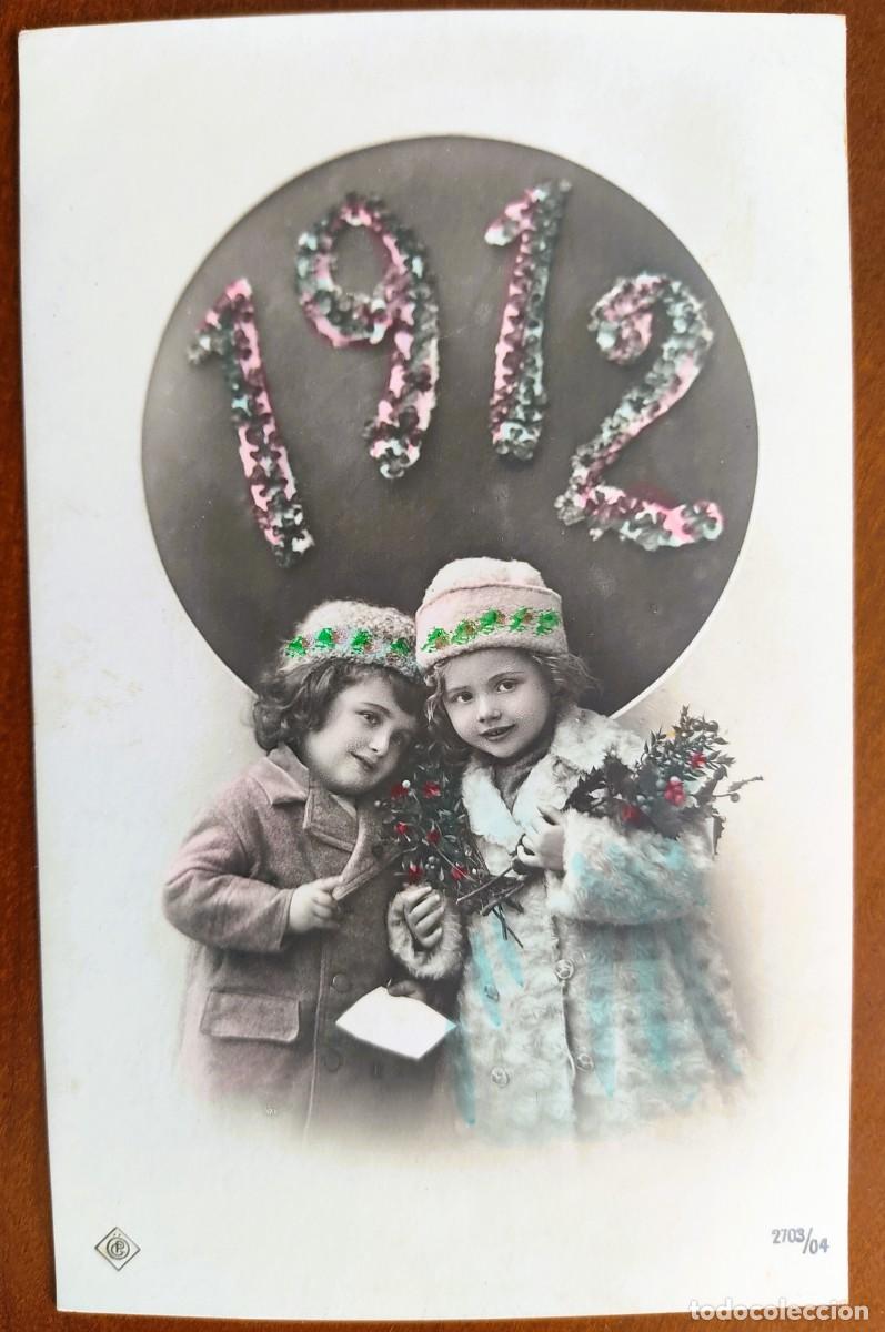 Postales: POSTAL MUY ANTIGUA NI&Ntilde;OS ANUNCIANDO EL A&Ntilde;O 1912 COLOREADA - OPG 2703/04