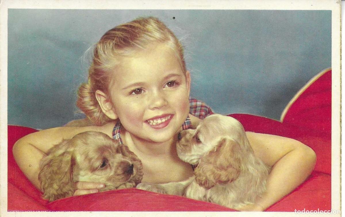 Postales: &rdquo;Ni&ntilde;a con sus dos perritos&rdquo; Antigua postal fotogr&aacute;fica . Edit CYZ. 9x14 cms. Escrita. No circulada