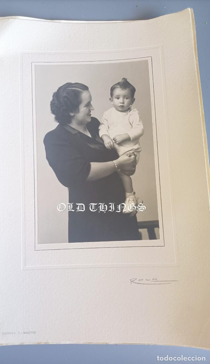 Postales: FOTOGRAFIA DE NI&Ntilde;O CON SU MADRE, A&Ntilde;O 1943. MIDE 22 X 14,5 CMS. FOTO ROCA.