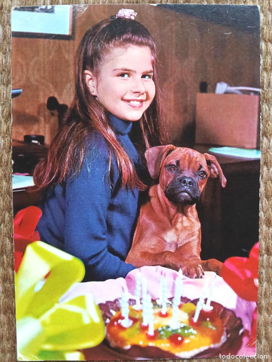 Postales: NI&Ntilde;A CON PERRITO EN CUMPLEA&Ntilde;OS