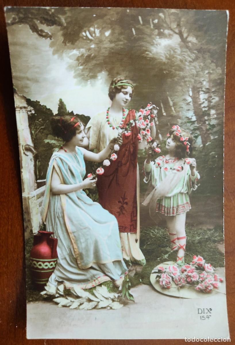 Postales: POSTAL COLOREADA NI&Ntilde;A Y J&Oacute;VENES AMBIENTE CL&Aacute;SICO - DIX 154 - CIRCULADA