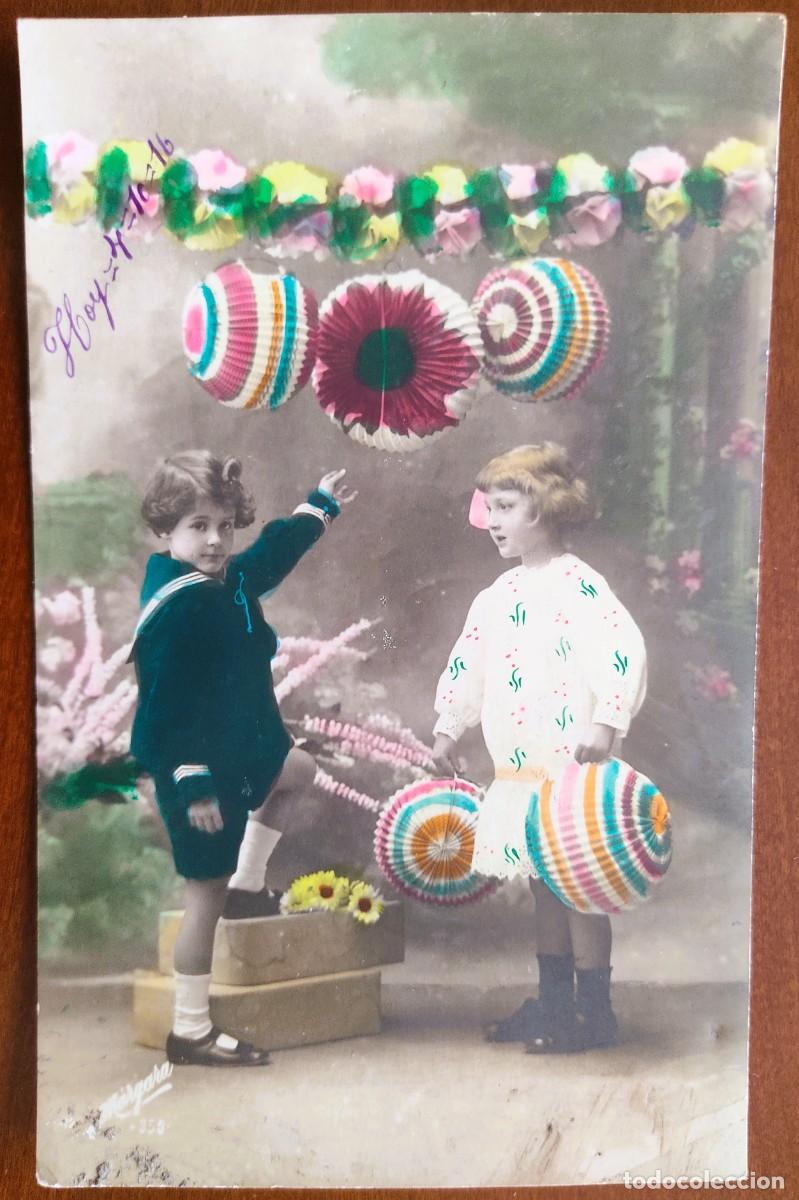 Postales: POSTAL COLOREADA NI&Ntilde;OS DECORANDO LA FIESTA FECHADA 1916 - M&Aacute;RGARA 350