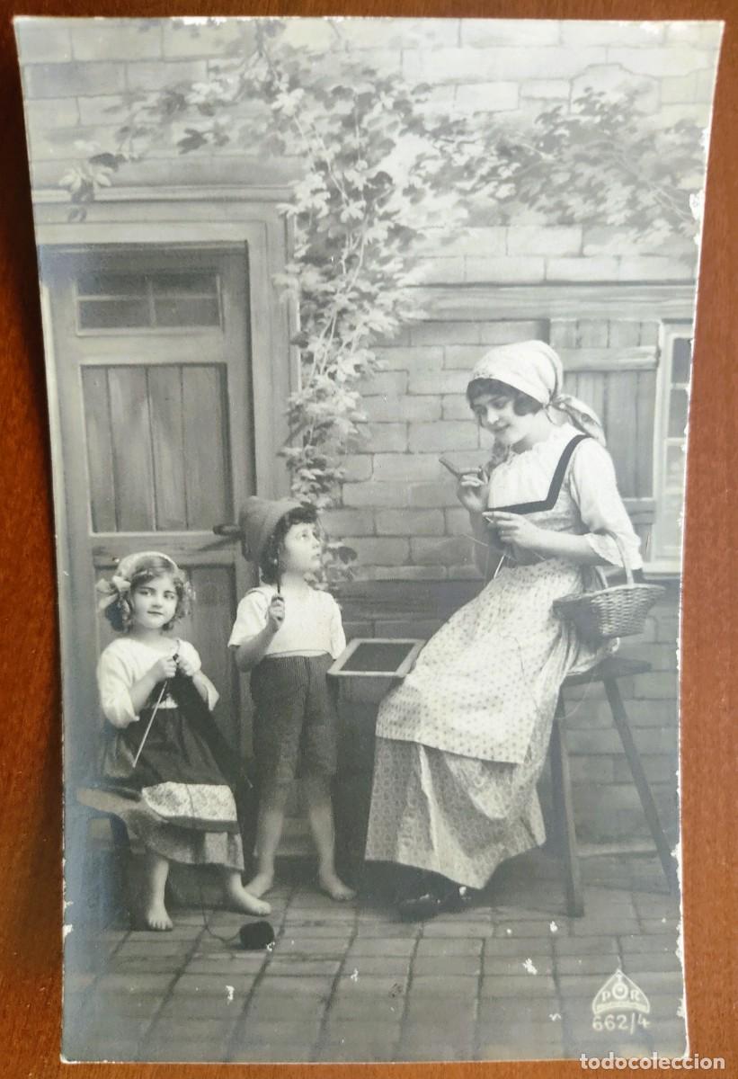 Postales: POSTAL NI&Ntilde;OS CON MADRE R&Uacute;STICO - POR 662/4
