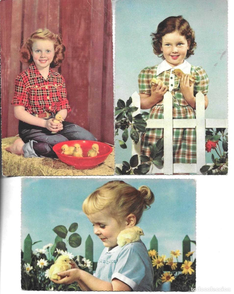 Postales: &rdquo;Ni&ntilde;as con pajaritos&rdquo; Lote de 3 postales fotogr&aacute;ficas Italianas 1050s. 9 x 14 cms.