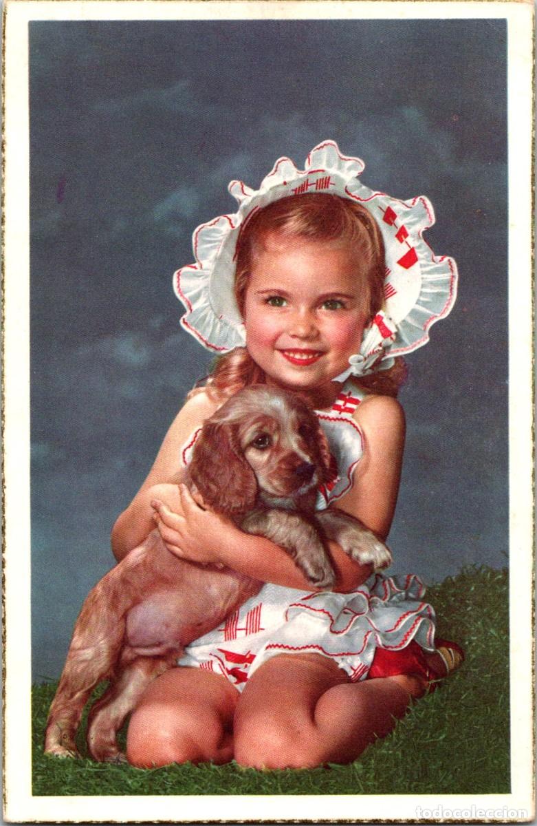 Postales: Ni&ntilde;a - Rubia - En Pijama y Gorro de Dormir - Sonriente - Sujetando Perro Cocker - Bordes Dorados